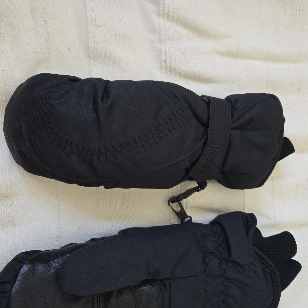 Kombi Waterguard Nlack Mittens  Women's Size Medium New No Tag  Skiing Winter